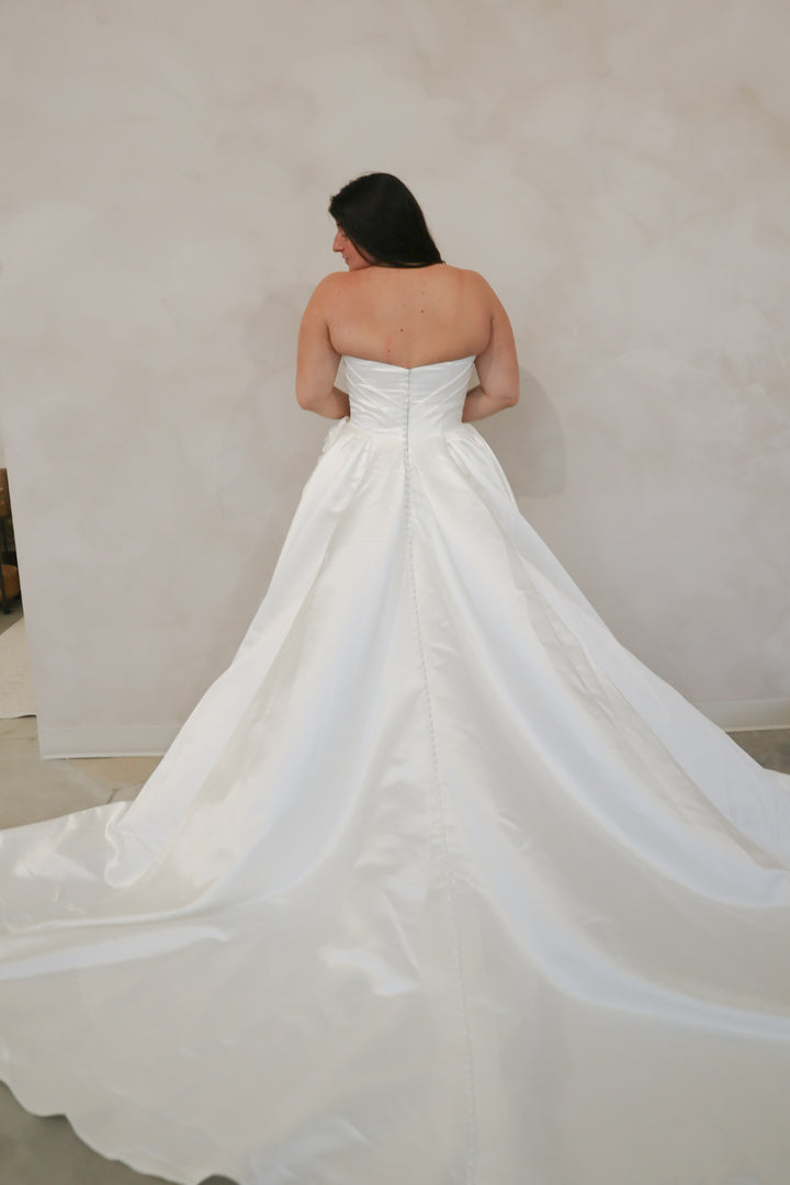 Size 16 | Giselle by Dearly