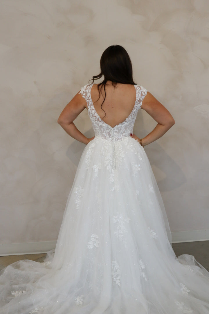 Size 10 | Myka by Take Heart