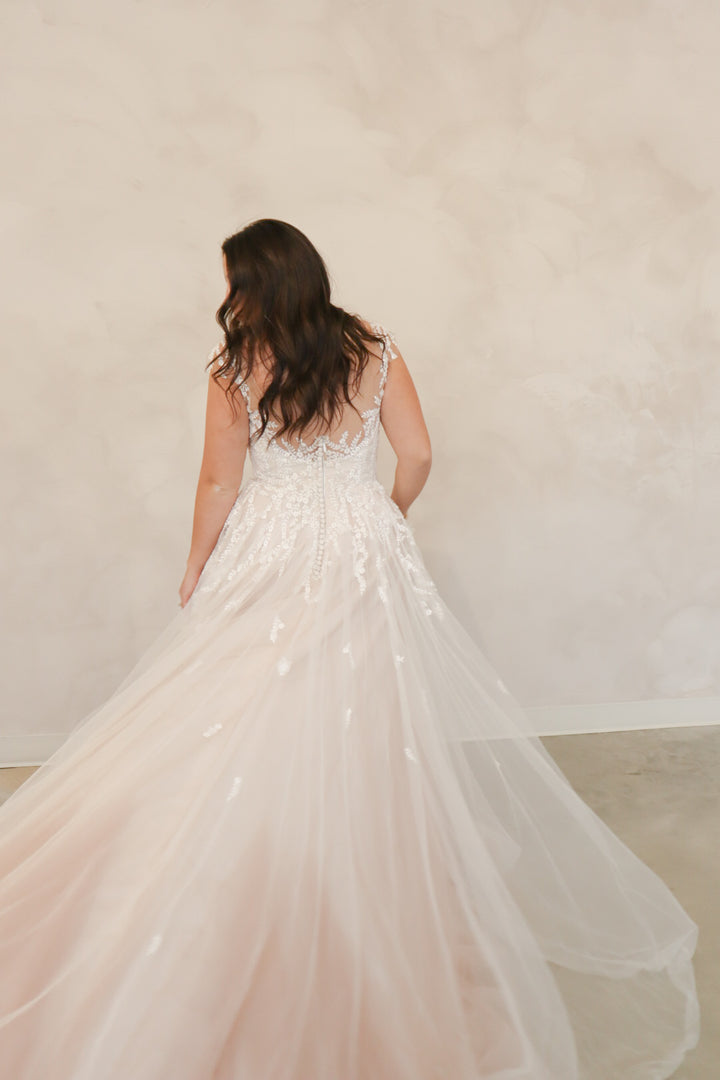 Size 10 | Audrey by Kelly Faetanini