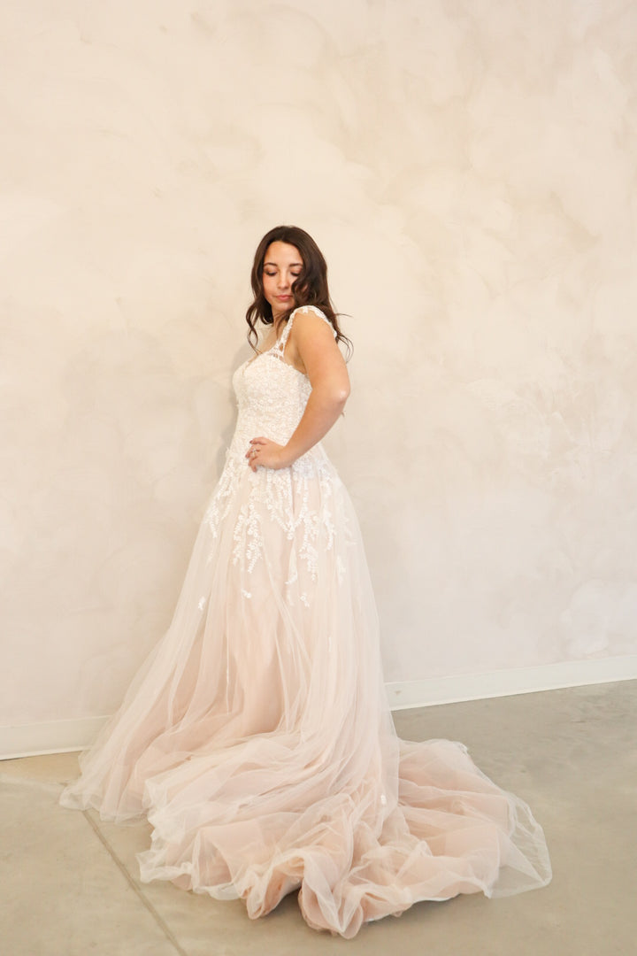 Size 10 | Audrey by Kelly Faetanini