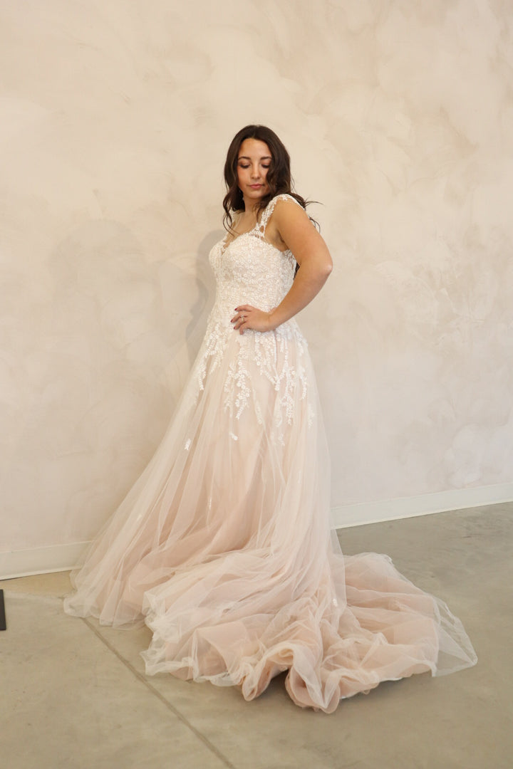 Size 10 | Audrey by Kelly Faetanini