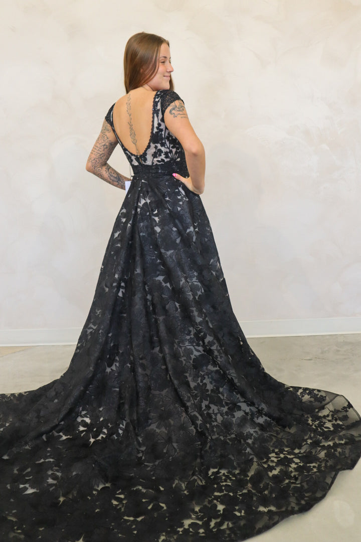 Size 08 | 8224 by Monica Loretta