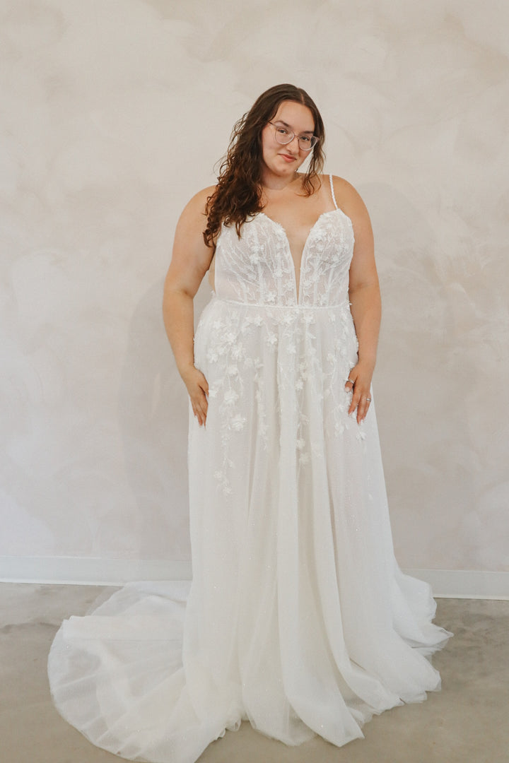 Size 24 | Terin by Colby John
