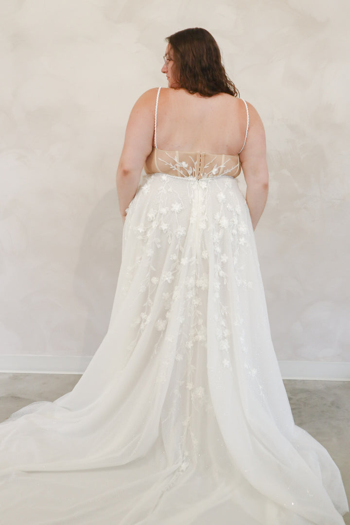 Size 24 | Terin by Colby John
