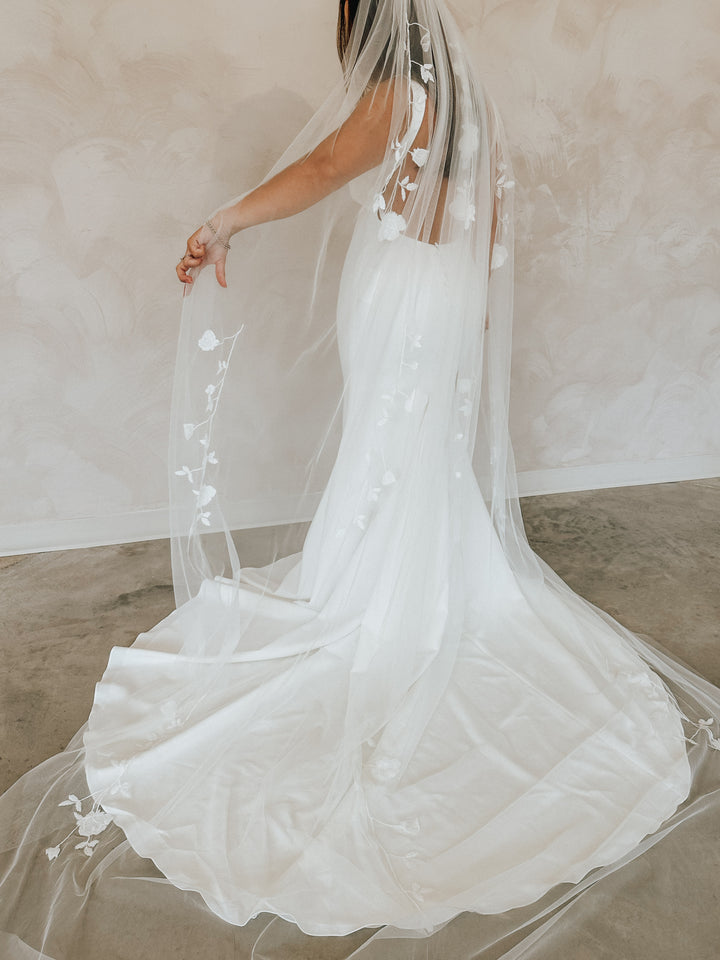 PRIMROSE VEIL