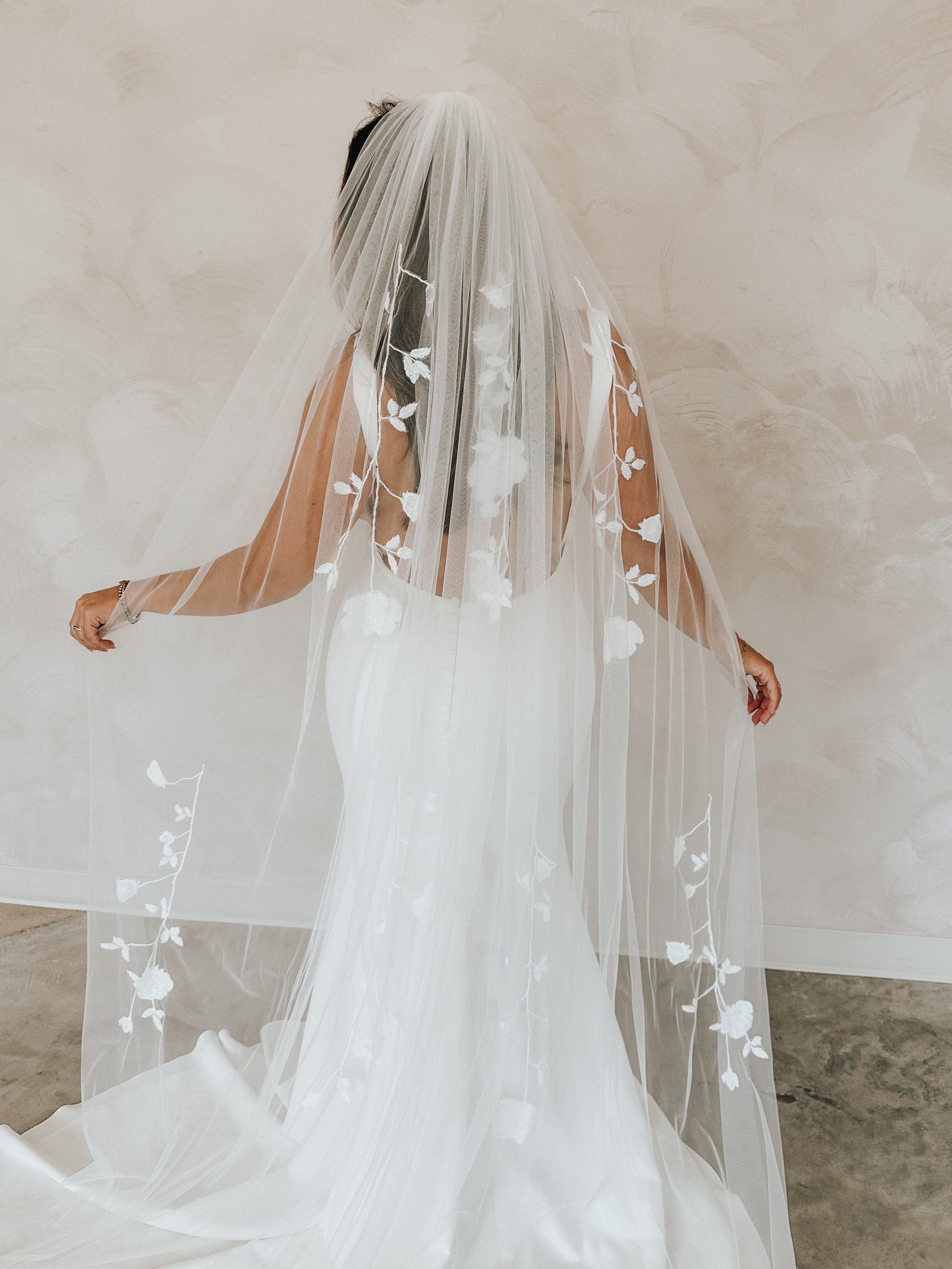PRIMROSE VEIL