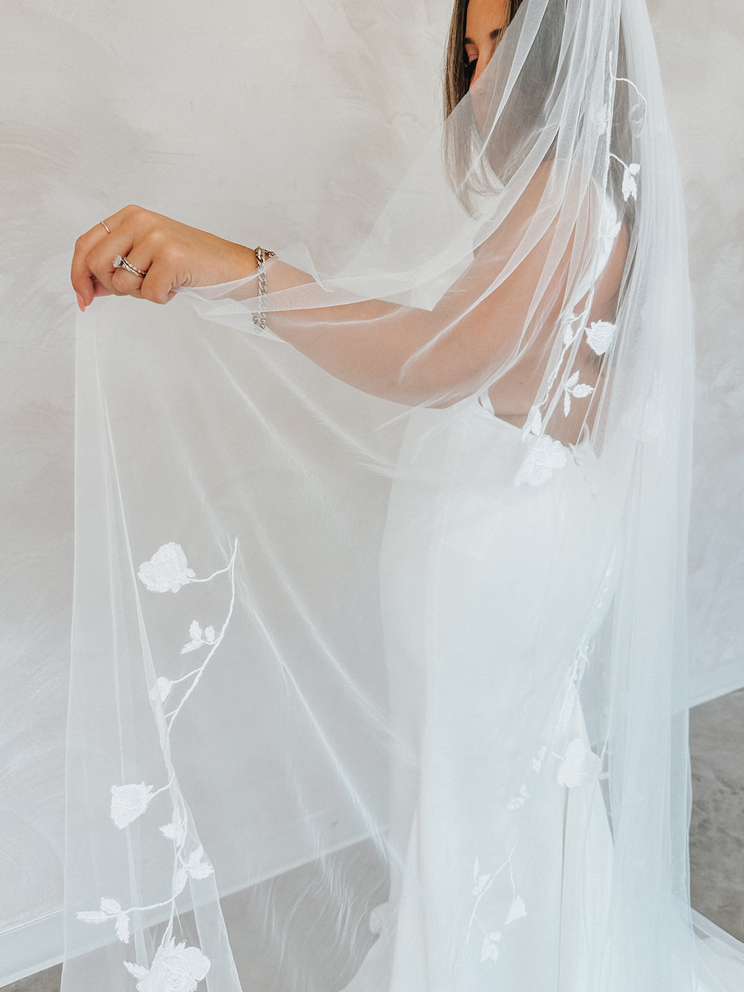 PRIMROSE VEIL