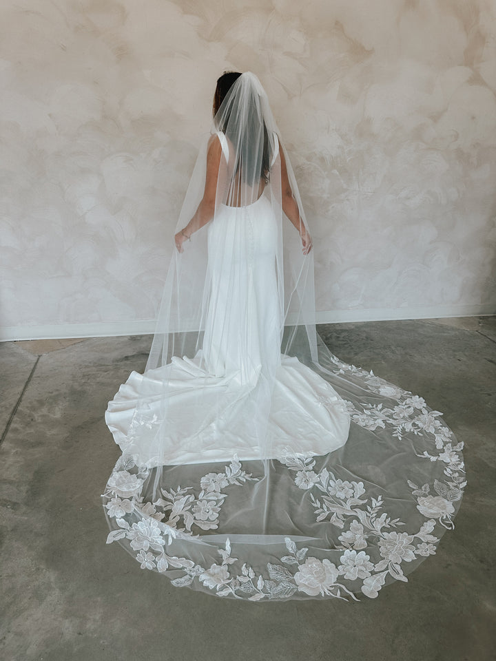 FLEUR- Floral Lace Veil