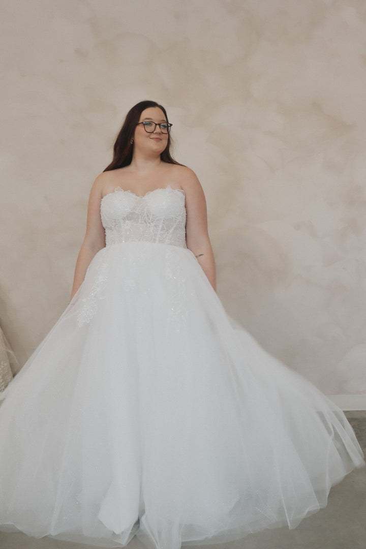 Size 04 | Zinnia by Tania Olsen