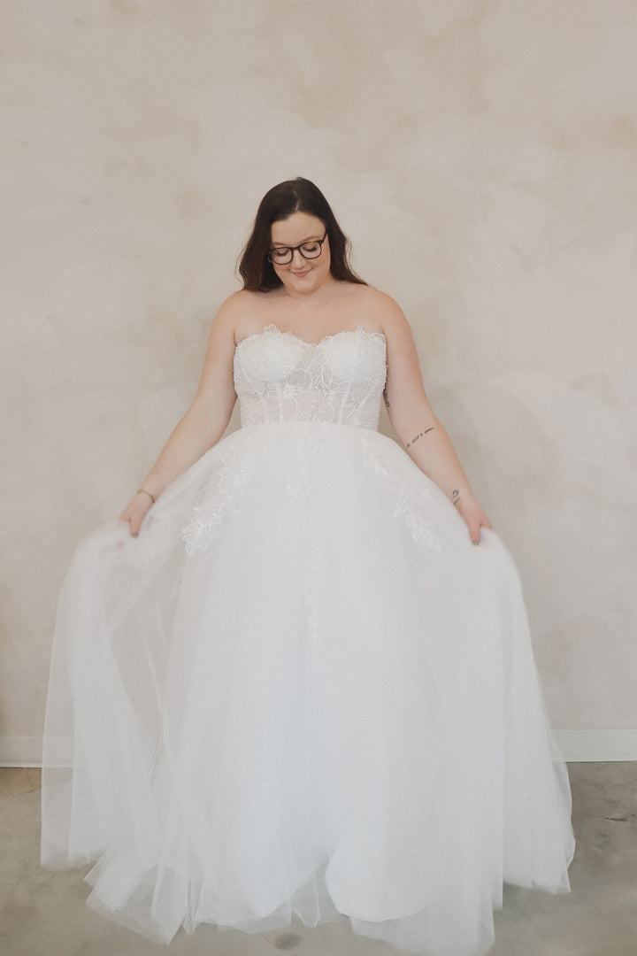 Size 04 | Zinnia by Tania Olsen