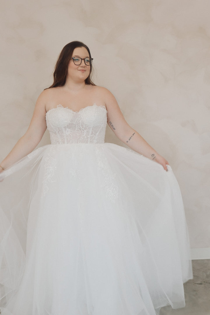 Size 04 | Zinnia by Tania Olsen