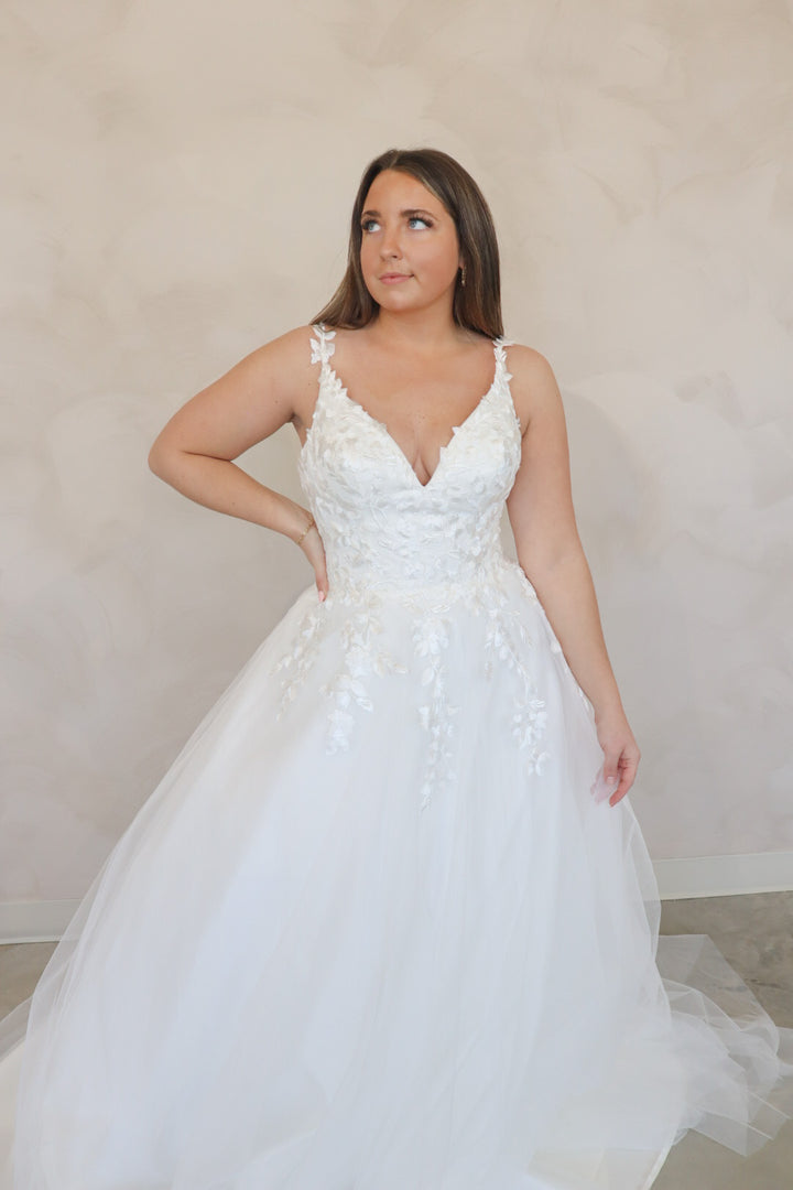 Size 22 | Riley by Dearly