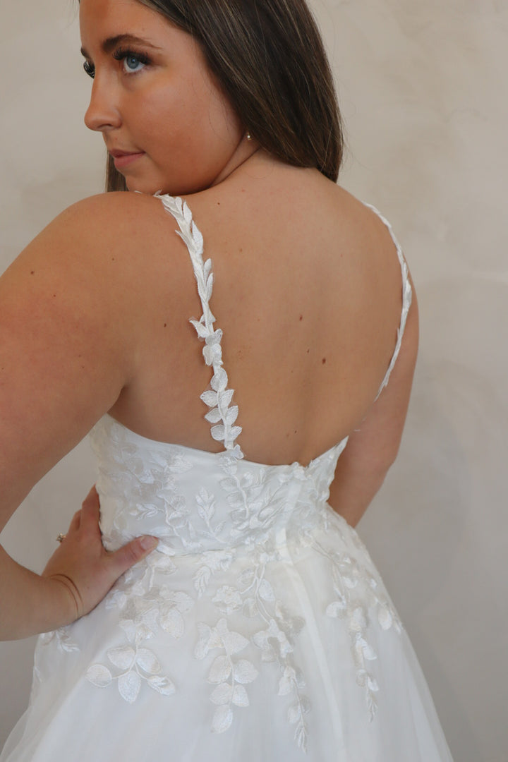 Size 22 | Riley by Dearly