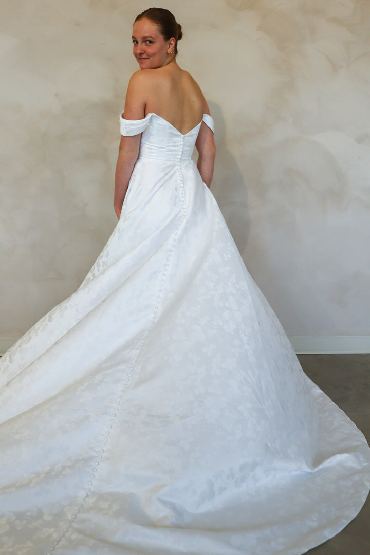 Size 24 | Mae by Take Heart