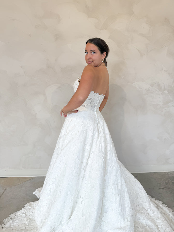 Size 12 | Eden by Take Heart