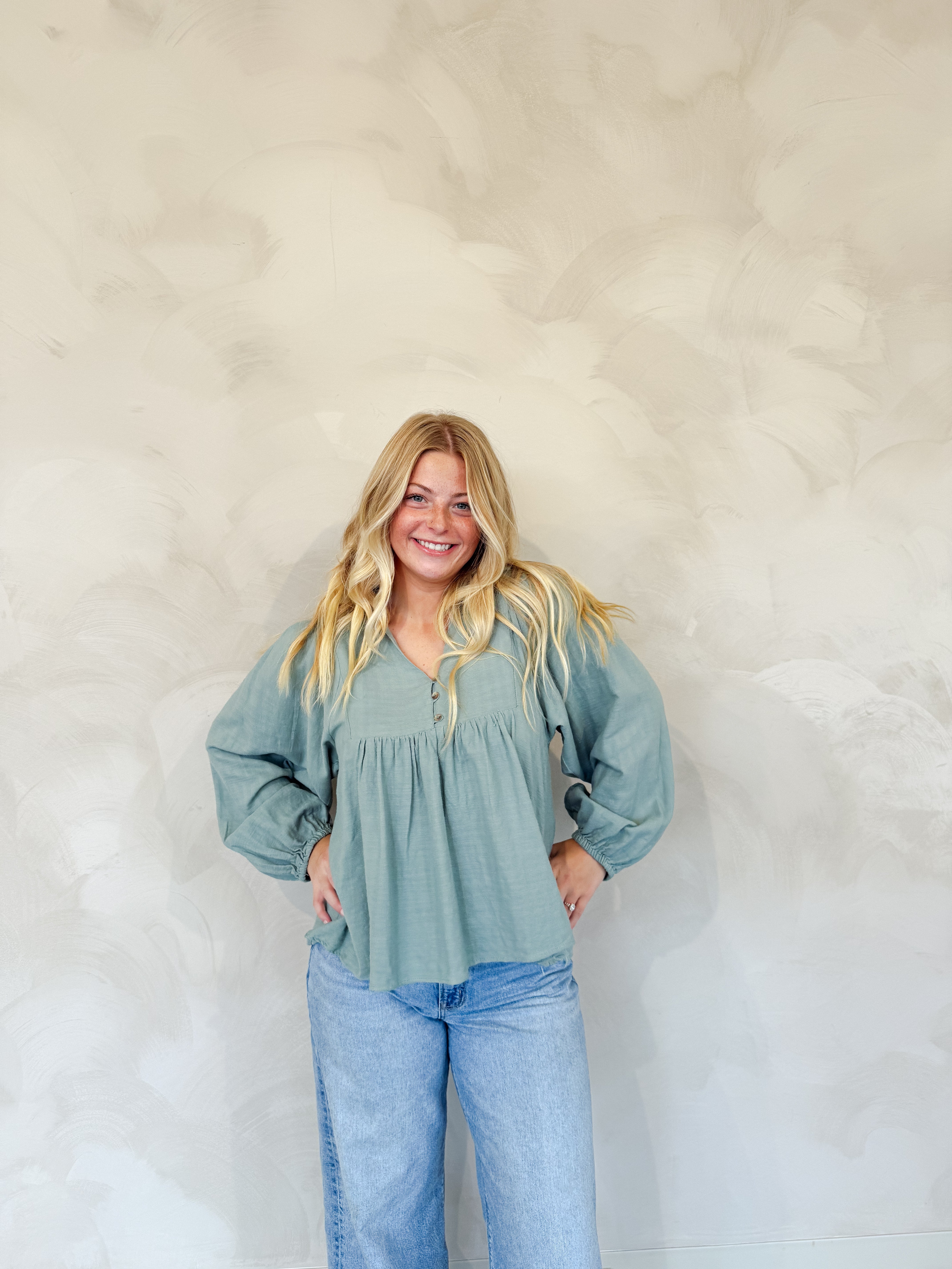 BALLOON SLEEVE BUTTON DOWN