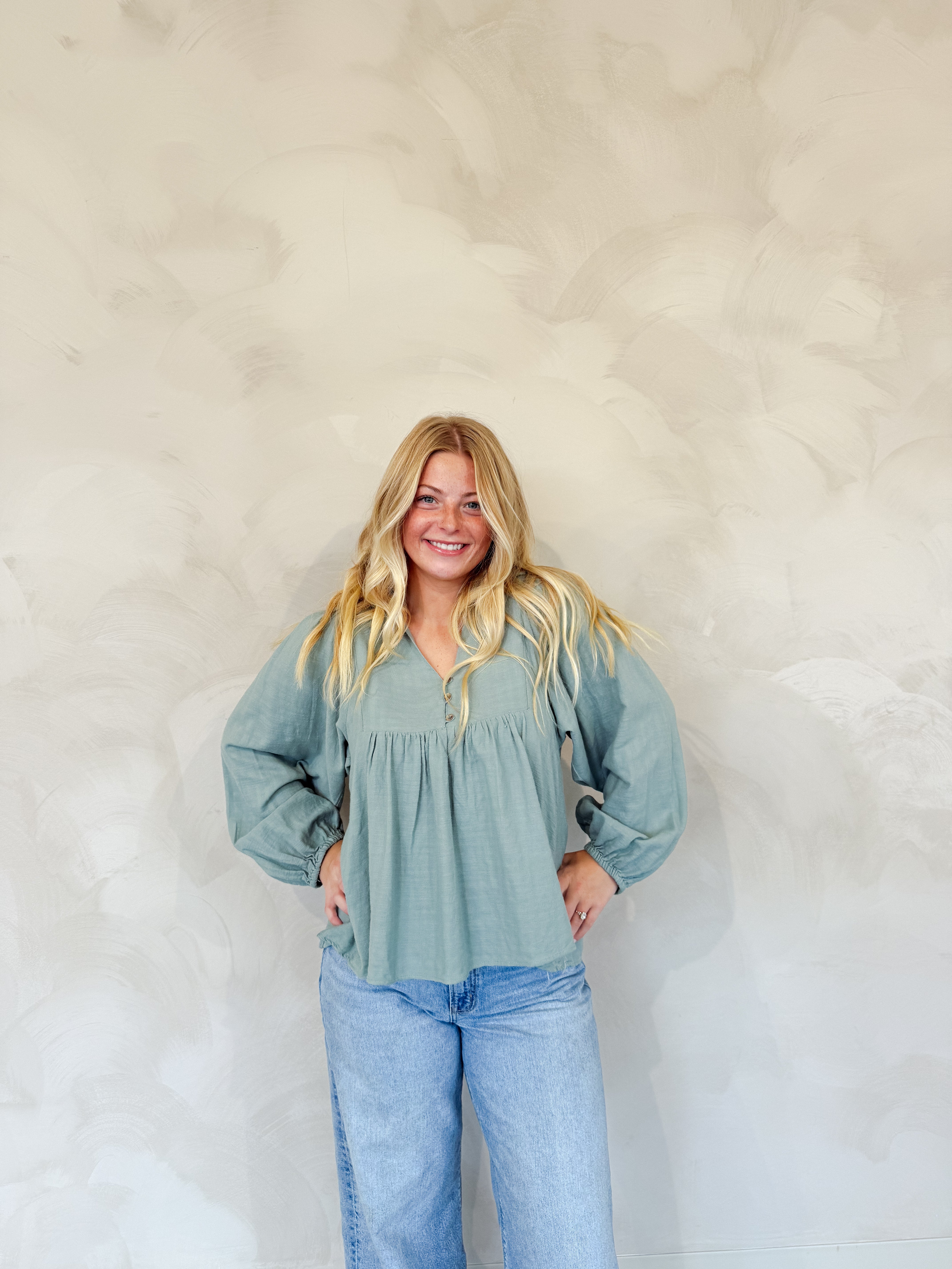 BALLOON SLEEVE BUTTON DOWN