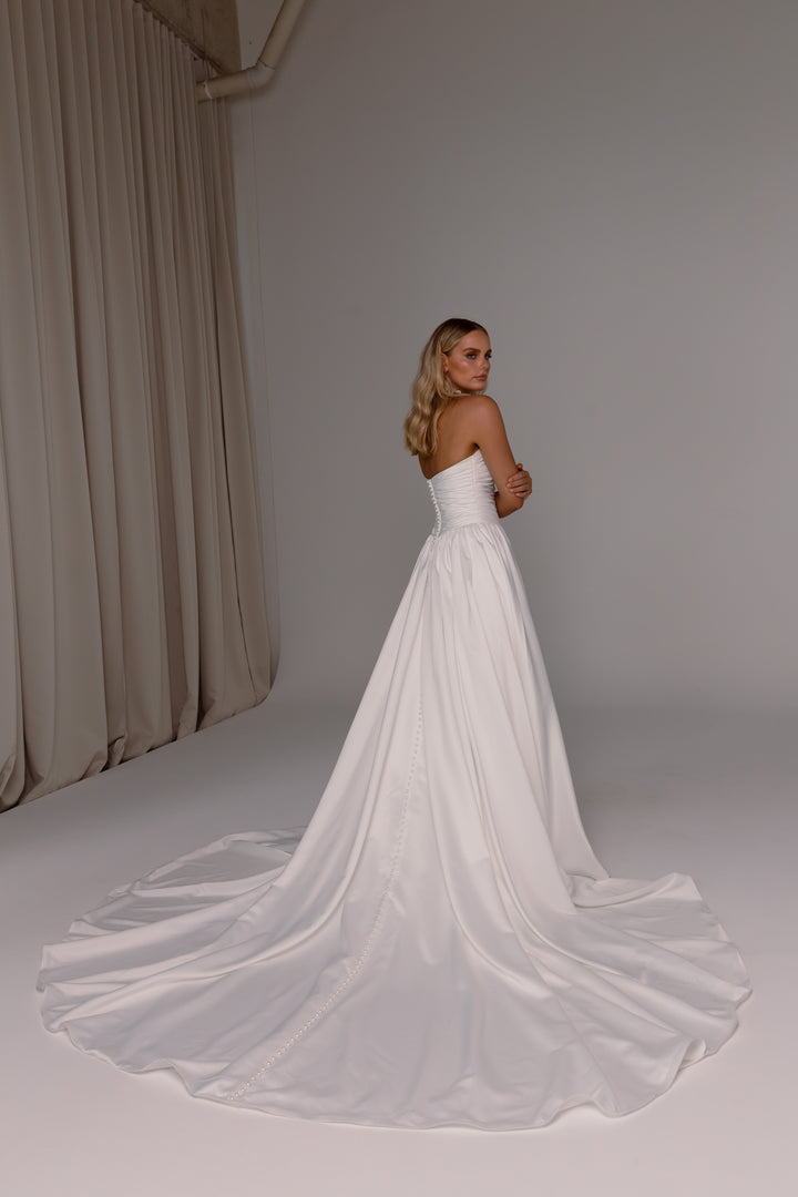 OCTAVIA BY TANIA OLSEN