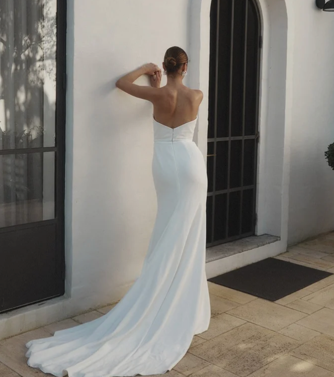 Size 12 | Emberglow by Alena Leena