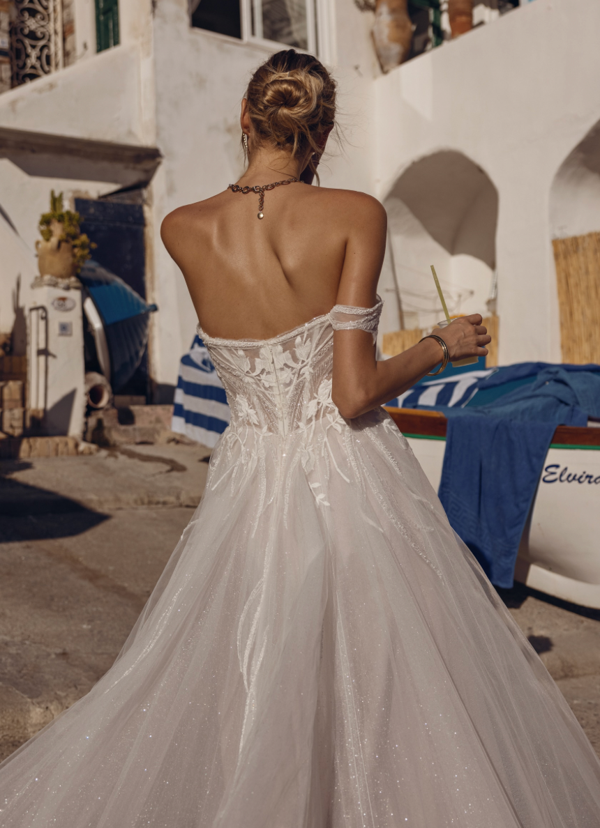Size 10 | Banu by Le Papillion