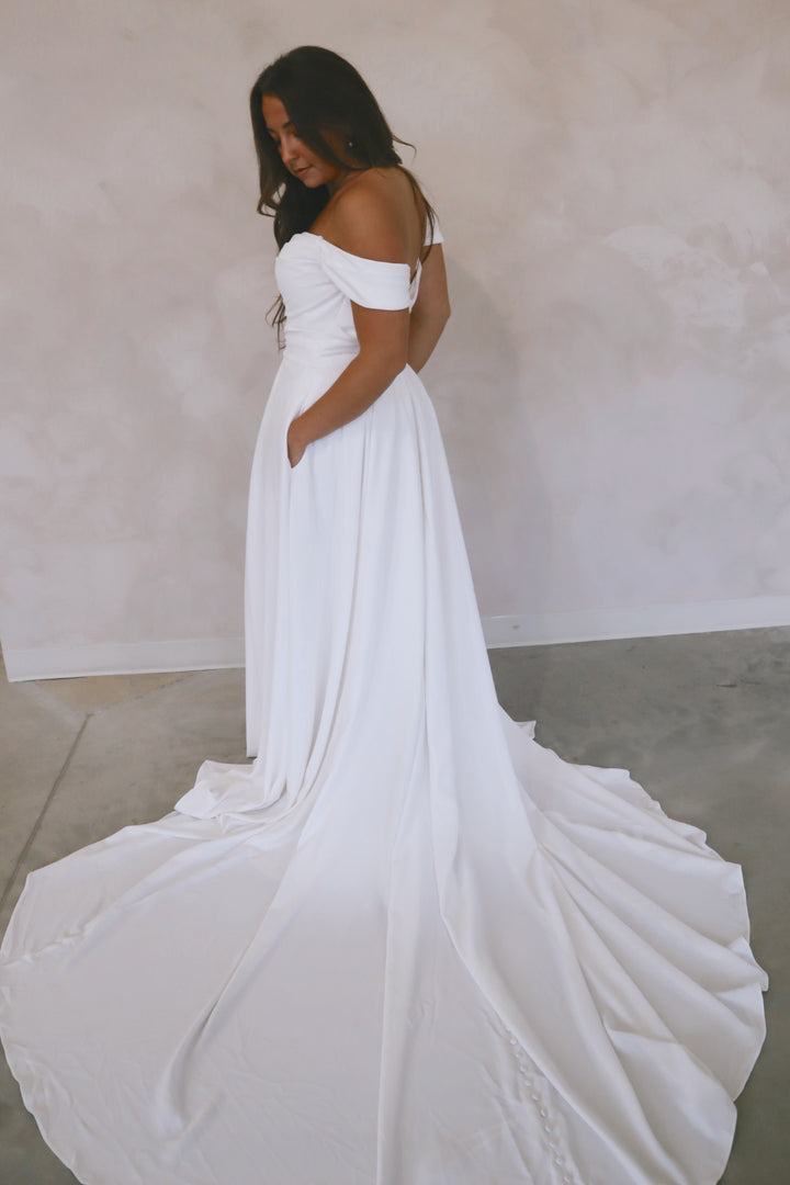 Size 14 | Lottie by Take Heart