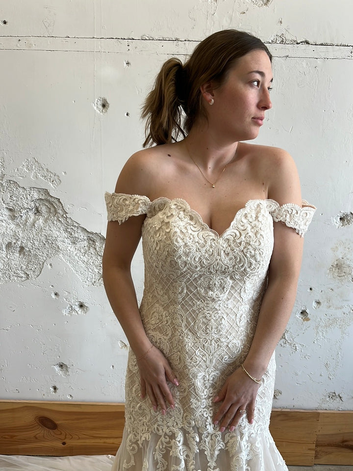 Tag Size 14 | Essence of Australia