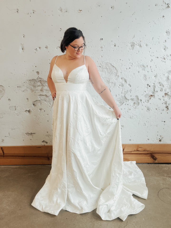 Tag Size 20 | Dearly Loved Bridal